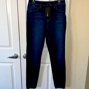 “BOOTY-LIFTING” JEANS